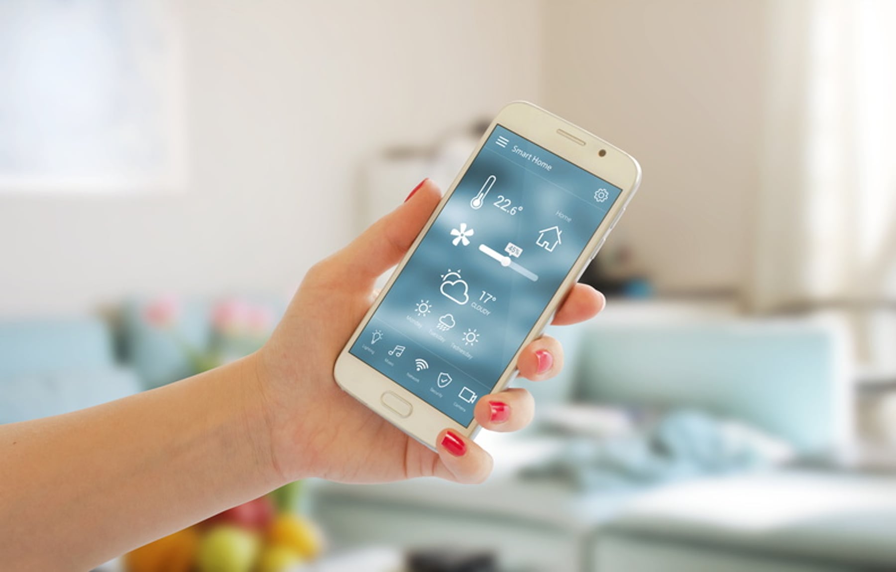 Smart-Home-App zur Heizungssteuerung auf Smartphone